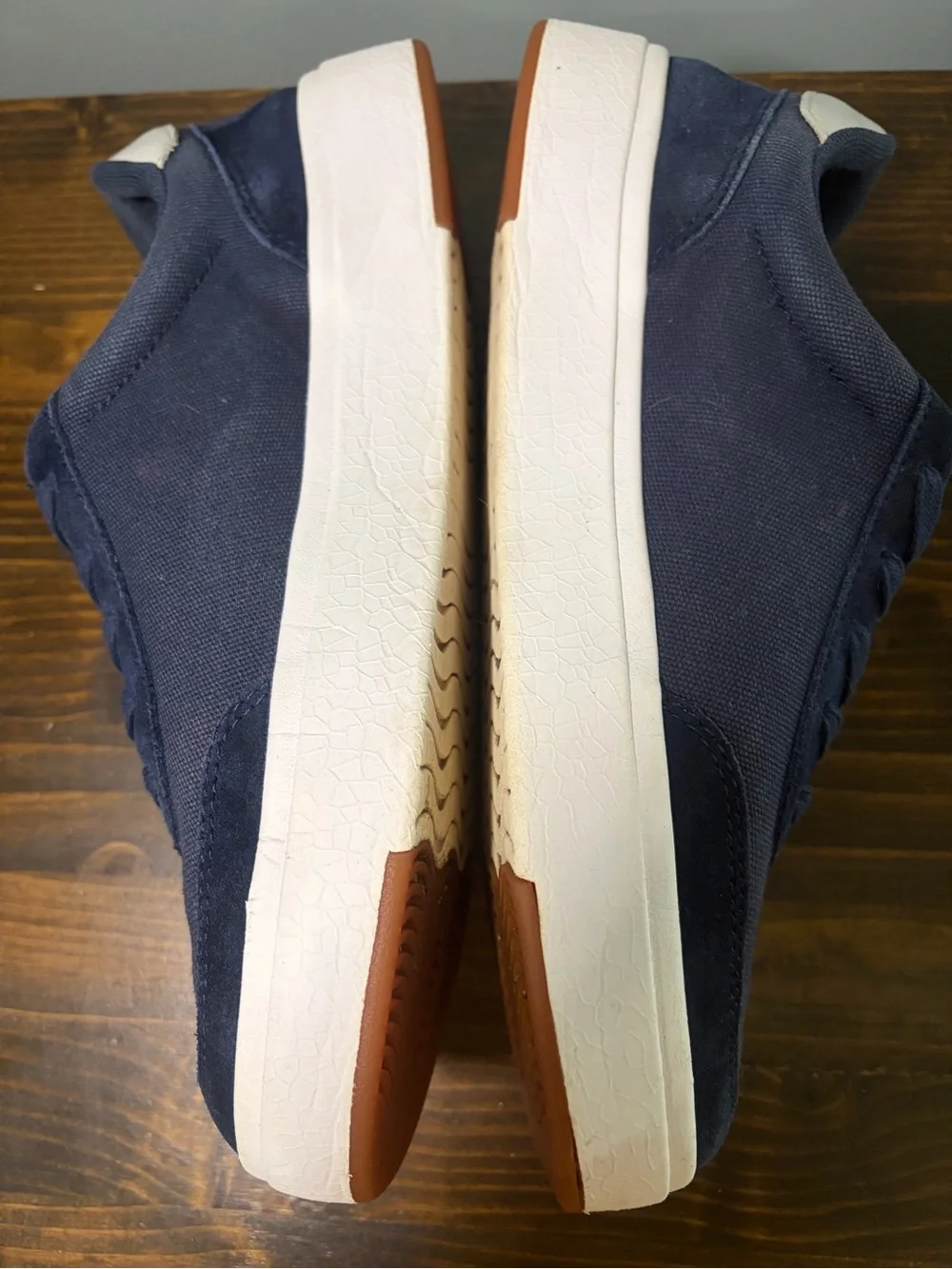 Kizik Men’s Prague Navy Casual Lace-Up Sneakers Men’s 9 Wide, Women’s 10.5 Wide